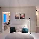 Cozy Next To Metro & Mall *