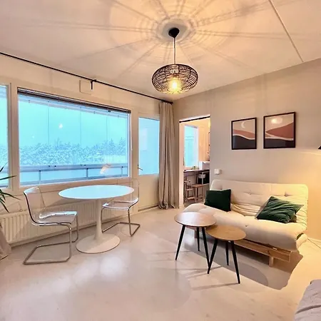 Cozy Next To Metro & Mall Lägenhet Esbo