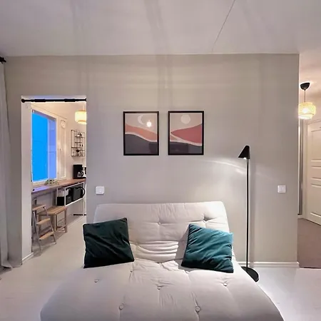 Cozy Next To Metro & Mall *