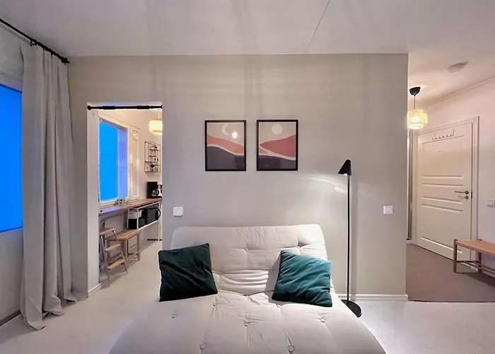 Cozy Next To Metro & Mall *