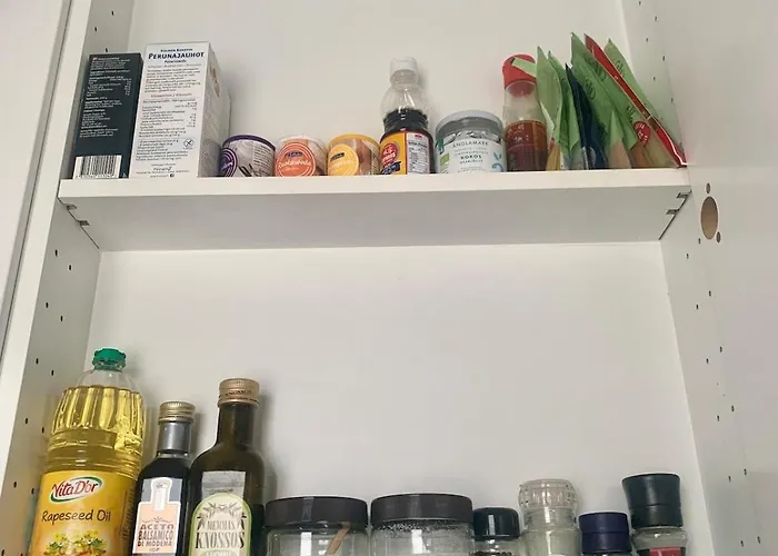 Cozy Next To Metro & Mall